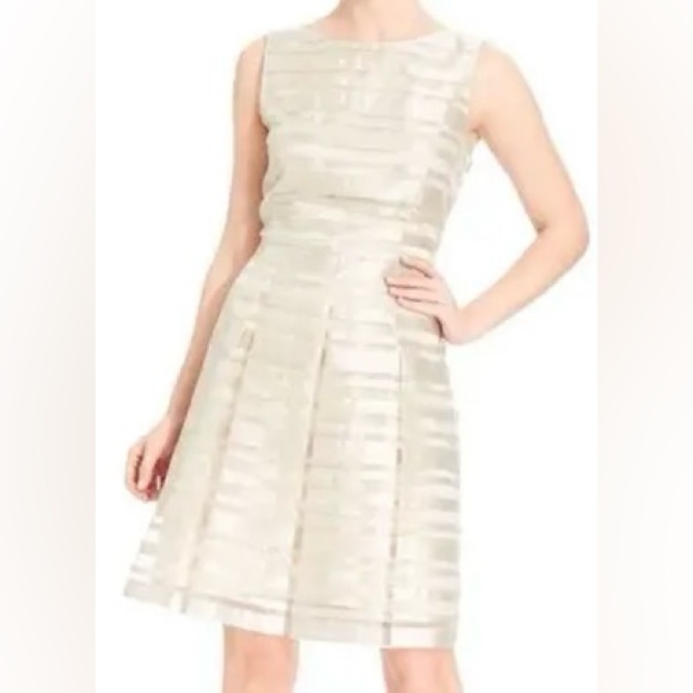 Tahari Elegant Cream Sleeveless Dress- Size 4 NWT